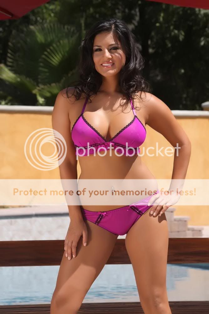 Indian Pornstar Sunny Leone! sunny leone wallpapers. Indian Pornstar Sunny Leone!