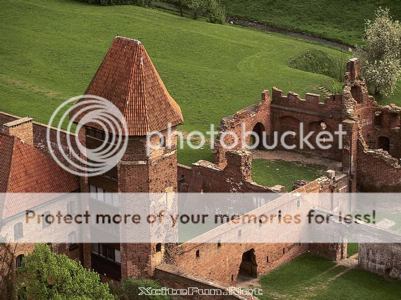 Medievla Gothic Castle Poland Malbork Castle