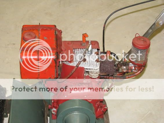 [Linked Image from i905.photobucket.com]