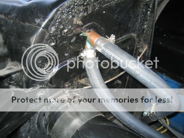 [Linked Image from i905.photobucket.com]
